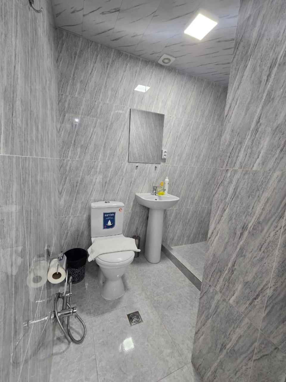 Guesto Hostel Ташкент Экстерьер фото