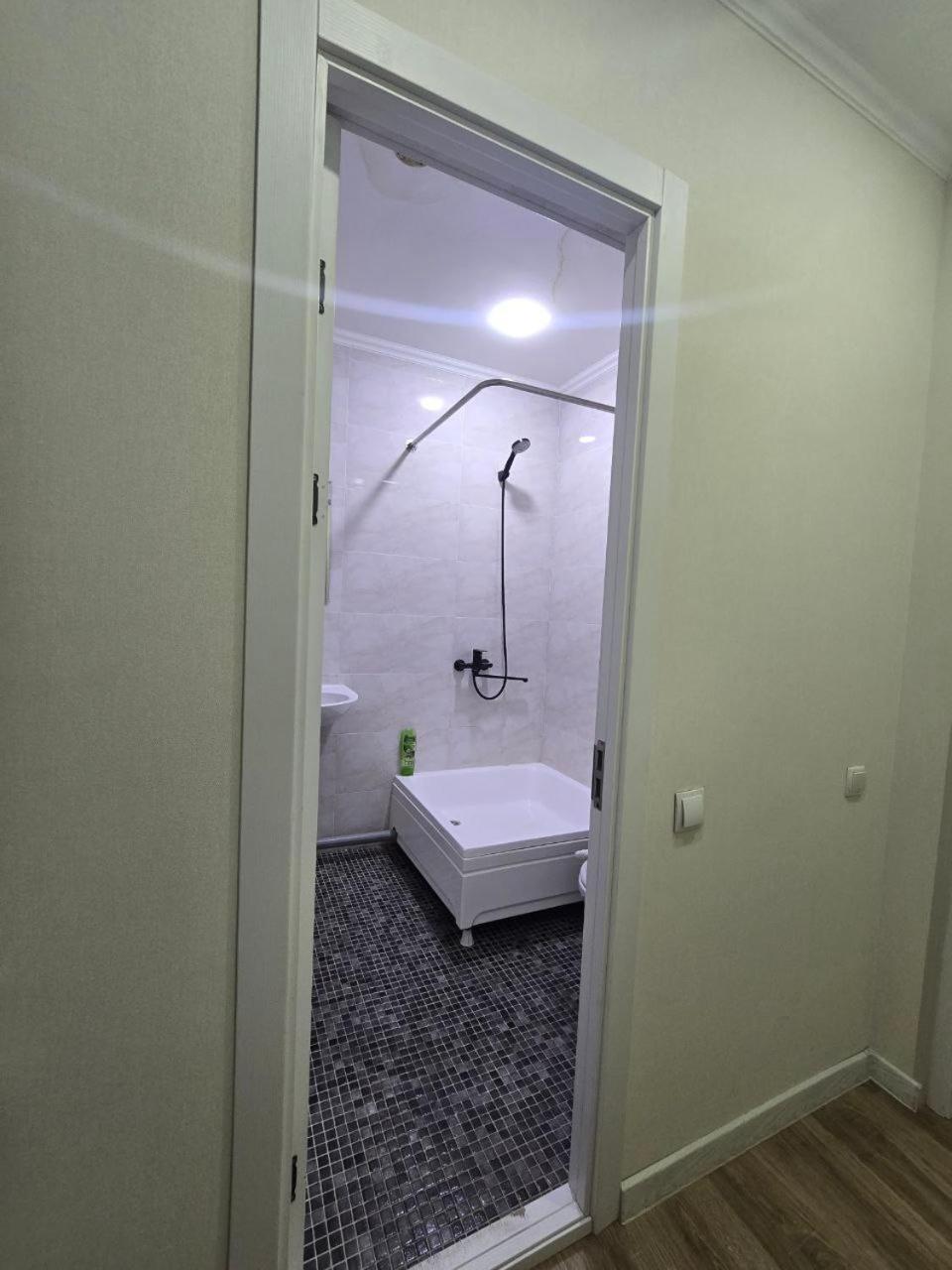 Guesto Hostel Ташкент Экстерьер фото