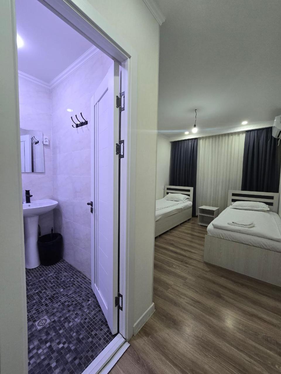 Guesto Hostel Ташкент Экстерьер фото