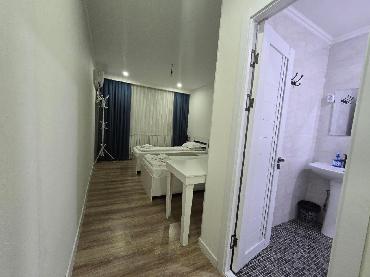 Guesto Hostel Ташкент Экстерьер фото