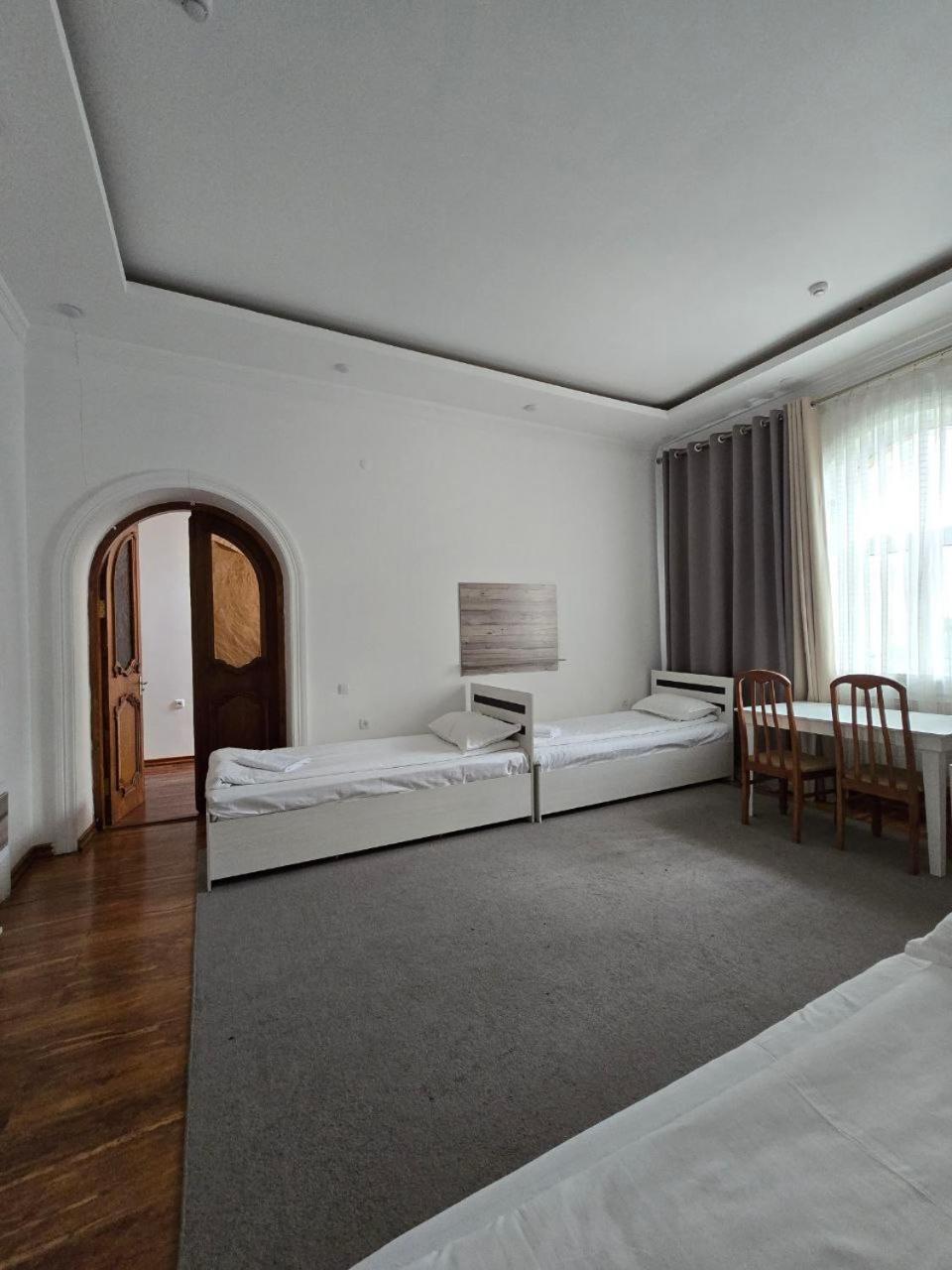 Guesto Hostel Ташкент Экстерьер фото