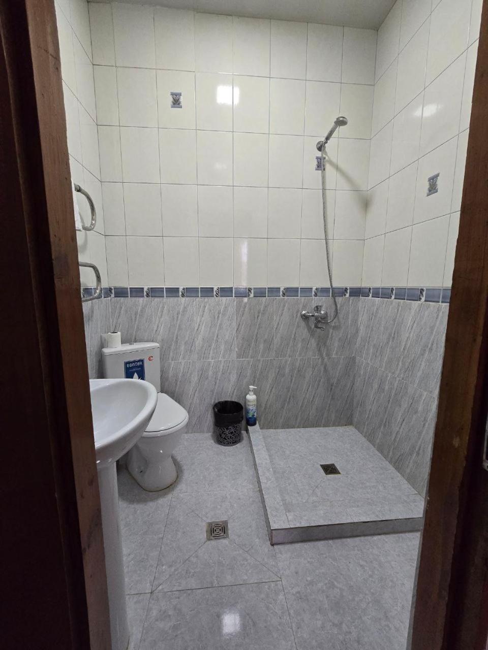 Guesto Hostel Ташкент Экстерьер фото