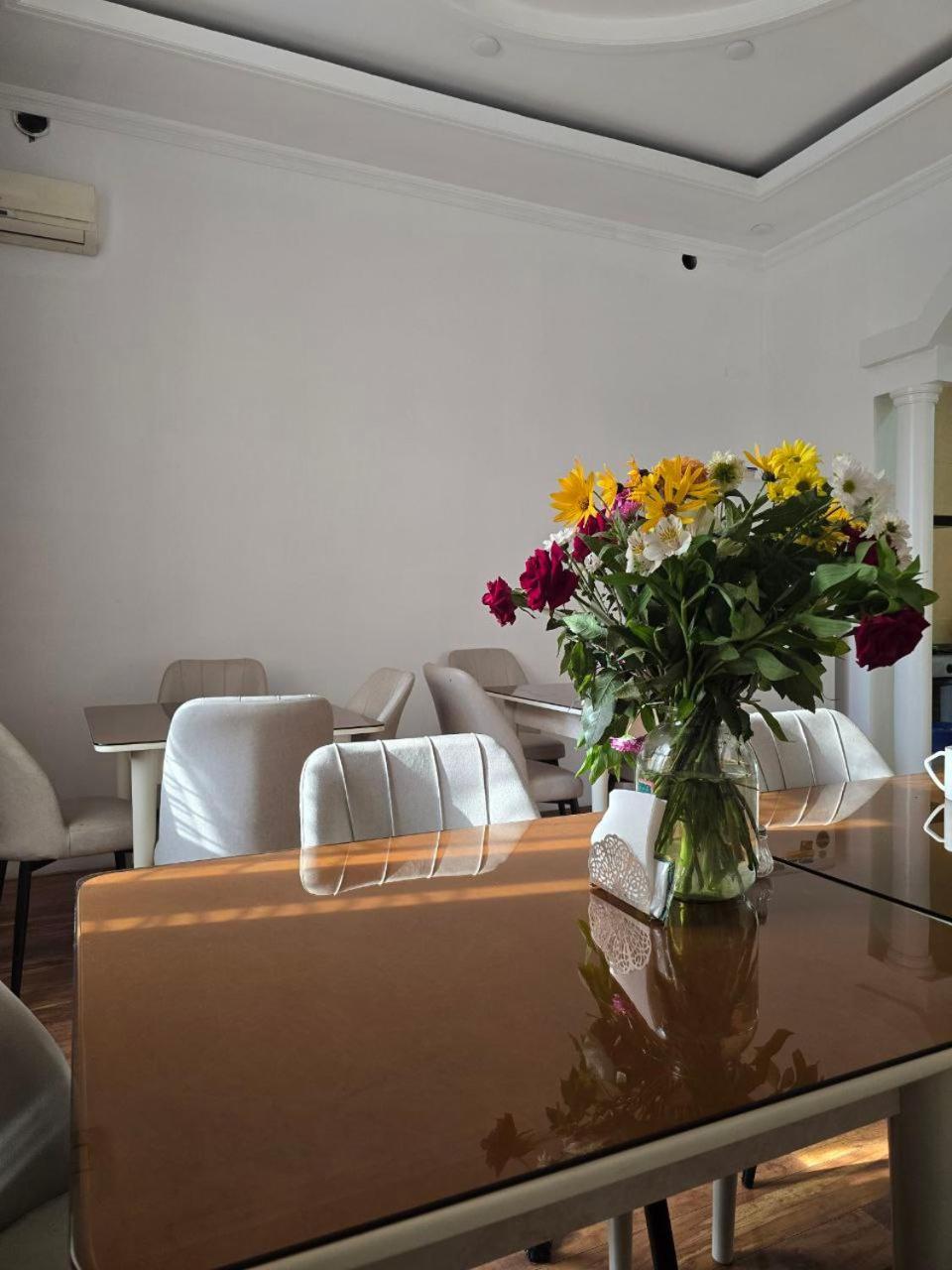 Guesto Hostel Ташкент Экстерьер фото